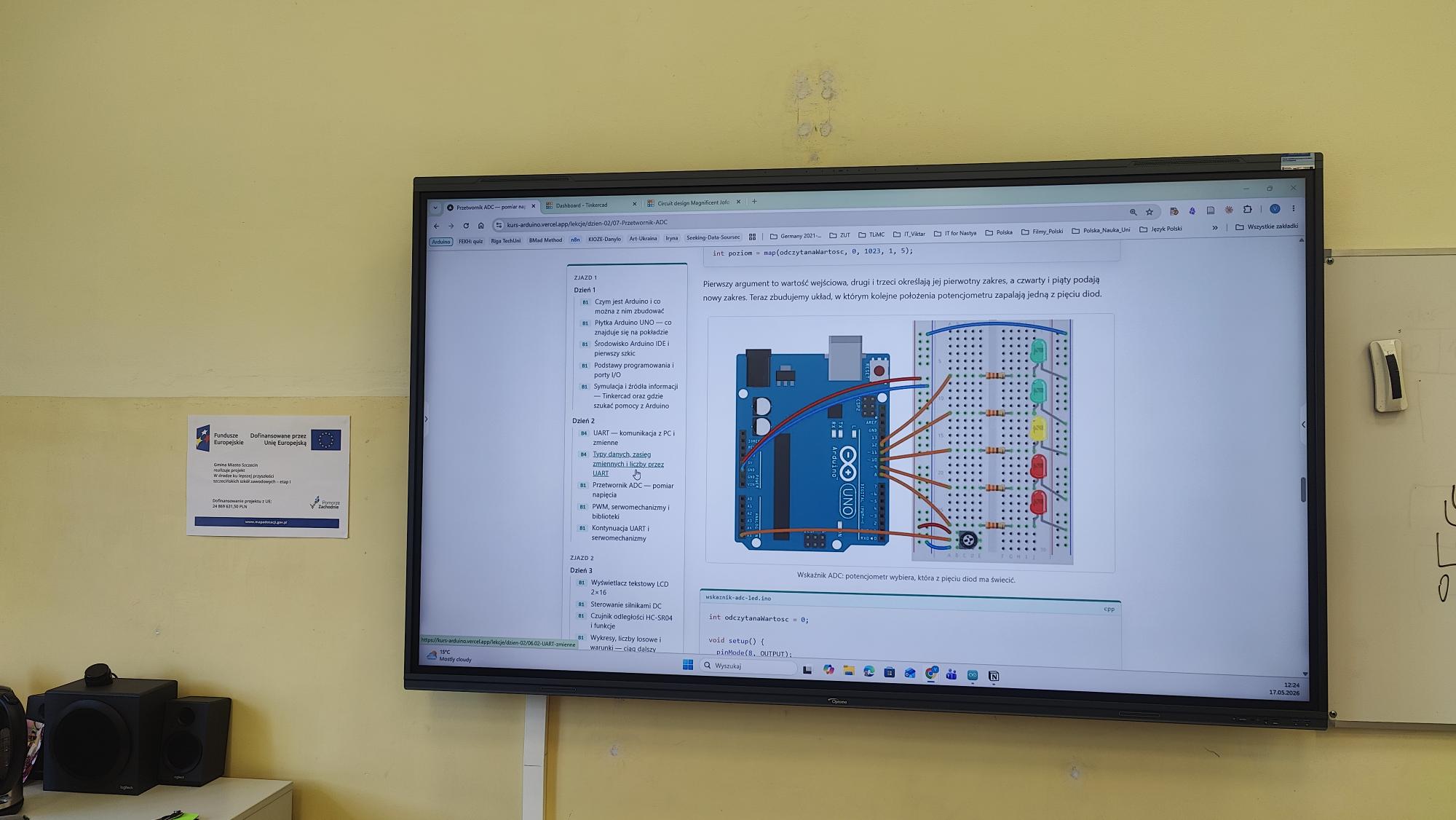 kurs „Podstawy programowania i budowy robotów”